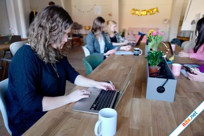 5 lý do Gen X dễ mất thiện cảm với đồng nghiệp-1.webp