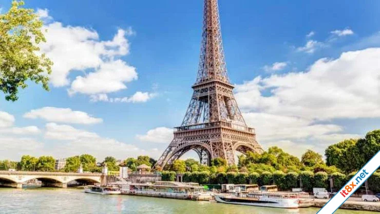 6 bí mật về tháp Eiffel mà nhiều người không biết-1.webp
