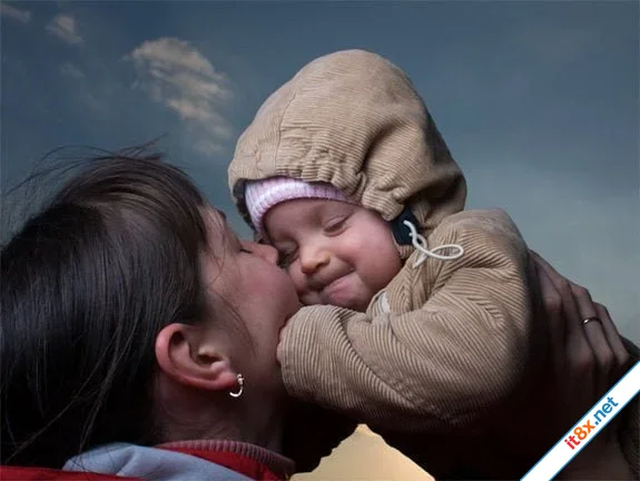 bebe-mamae-careta2.webp