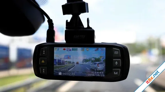 Biến điện thoại cũ thành camera hành trình chuyên nghiệp không tốn một xu
