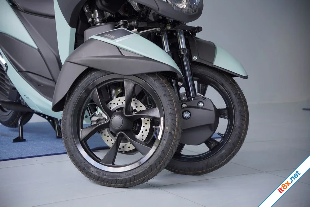 Cận cảnh mẫu xe tay ga Yamaha có bánh kép độc lạ-5.webp
