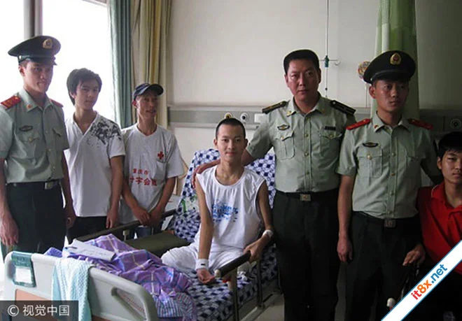 Chuyện tình chàng không chân cưới được vợ xinh đẹp-2.webp