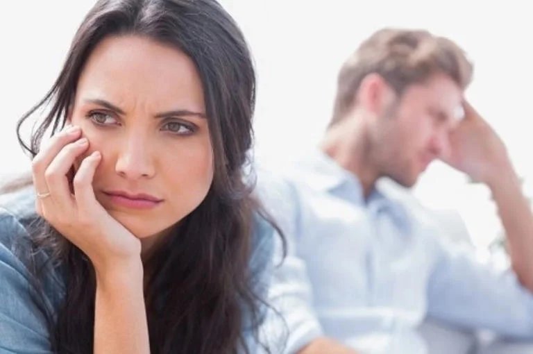 Khi buông tay là sự giải thoát: 9 dấu hiệu cảnh báo mối quan hệ đã chạm vạch "độc hại"