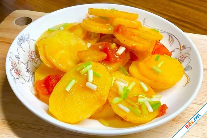 Mẹo xào khoai tây không bị nát-1.webp