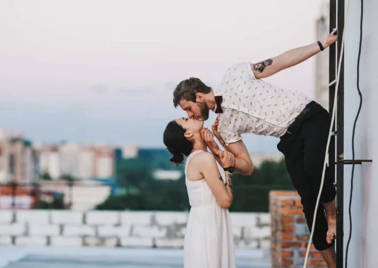 Phụ nữ từ chối hẹn hò đàn ông thấp và sự thật về kỳ thị chiều cao