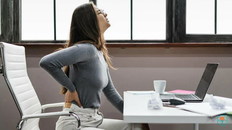 Sáu thói quen khiến phụ nữ sau 40 tuổi mất cơ và cách khắc phục-1.webp