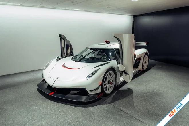 Siêu xe Koenigsegg Jesko Attack độ Mansory đầu tiên trên thế giới-2.webp