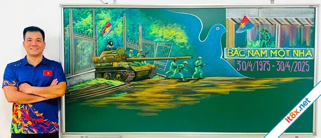 Thầy giáo tái hiện khoảnh khắc lịch sử trên bảng đen đẹp như tranh-1.webp