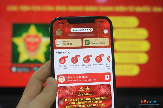 Xác thực khuôn mặt khi đổi SIM sang máy mới: Người dân hào hứng làm quen với quy trình số hóa