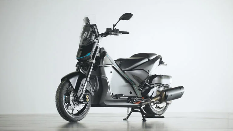 Yamaha phát triển xe tay ga hybrid kép với hai mô tơ điện đột phá-2.webp