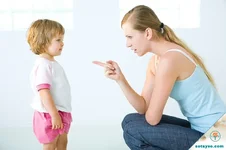 5 lời khuyên sai lầm cha mẹ thường dạy con
