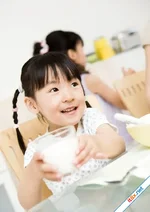 Những dấu hiệu nhận biết trẻ thiếu canxi