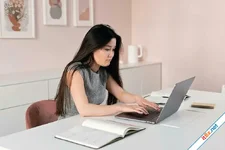 Dấu hiệu AI đang thay thế nhân sự Gen Z