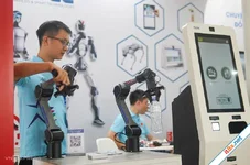 Thị trường tuyển dụng 2025 - 2026: Bán hàng và Công nghệ dẫn dắt đà phục hồi
