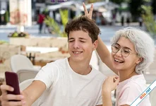Bao nhiêu tuổi là già? Khảo sát gây sốc về góc nhìn của thế hệ Gen Z