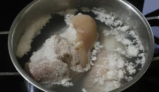Bí quyết luộc thịt lợn trắng giòn, mềm ngọt và không bị khô