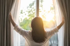 Xóa sổ mất ngủ kéo dài: 5 thói quen đơn giản giúp bạn chìm vào giấc ngủ sâu không cần thuốc