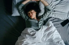 Phụ nữ ngủ nhiều hơn nam giới nhưng vì sao luôn thấy mệt mỏi?