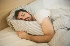 Bí quyết điều hòa thân nhiệt để ngủ sâu giấc trong ngày hè oi bức