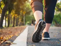 Phép màu từ 15 phút đi bộ sau bữa ăn: 6 Lợi ích thần kỳ và 3 Lưu ý