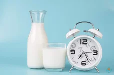 Bốn lợi ích tuyệt vời của thói quen uống sữa trước khi ngủ