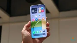 Tecno ra mắt smartphone viền mỏng vô cực khiến iPhone 17 Pro Max lép vế